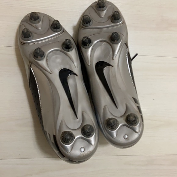 NIKE Vapor Strike Football Cleats Size 7 in Silver and Black - Picture 4 of 5